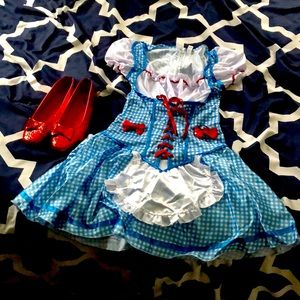 NWOT Wizard Of Oz with red ruby slippers 👠